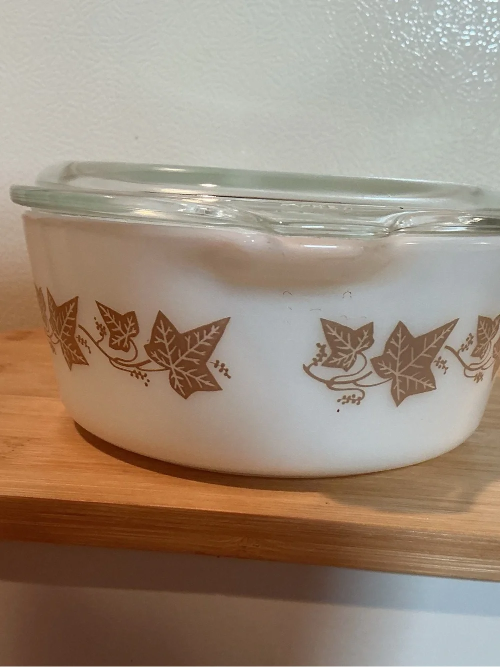 Vintage Pyrex Sandalwood Ivy Casserole: 1.5 Pint with Glass Lid